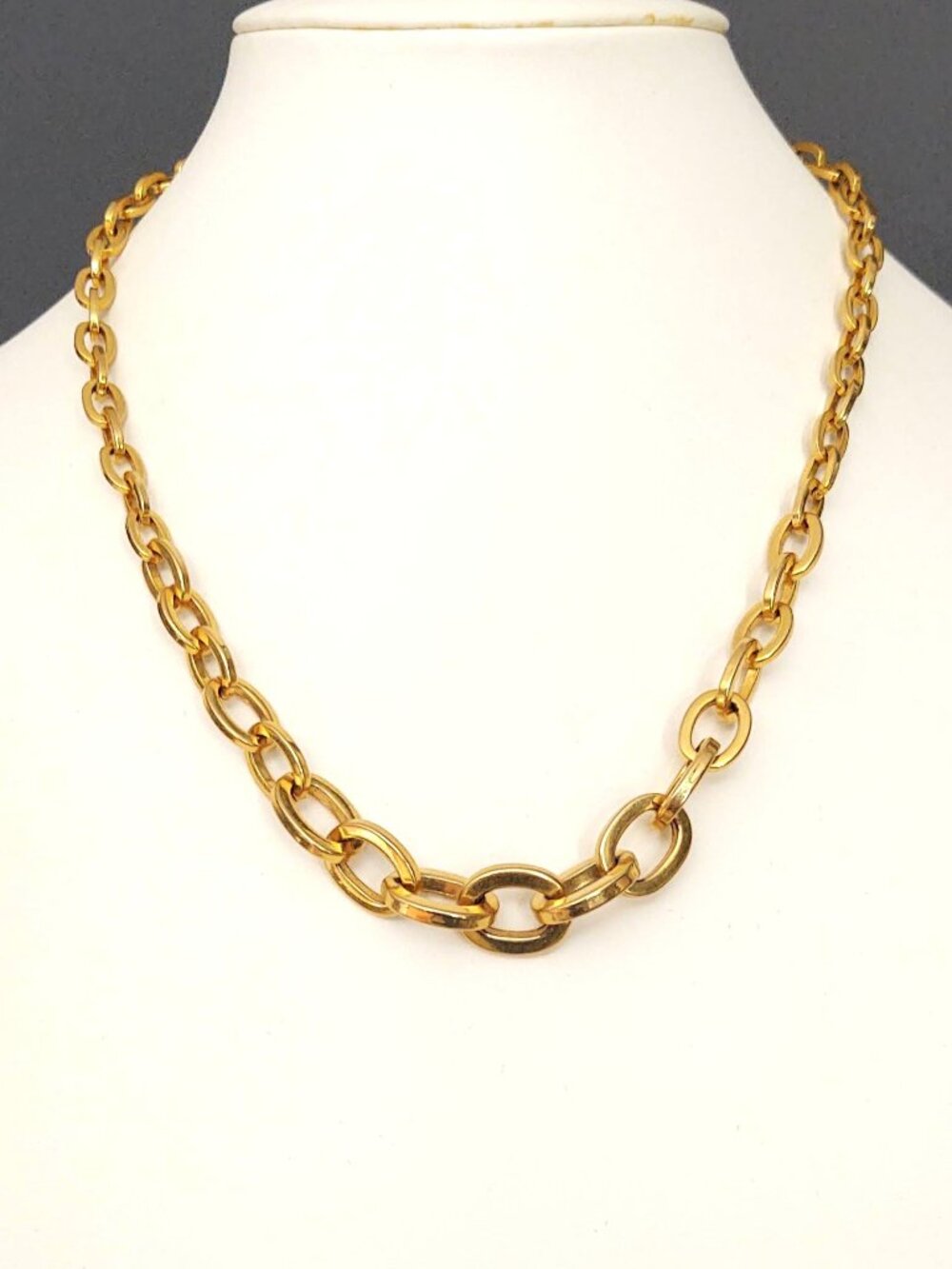 Premier Designs graduated gold link necklace